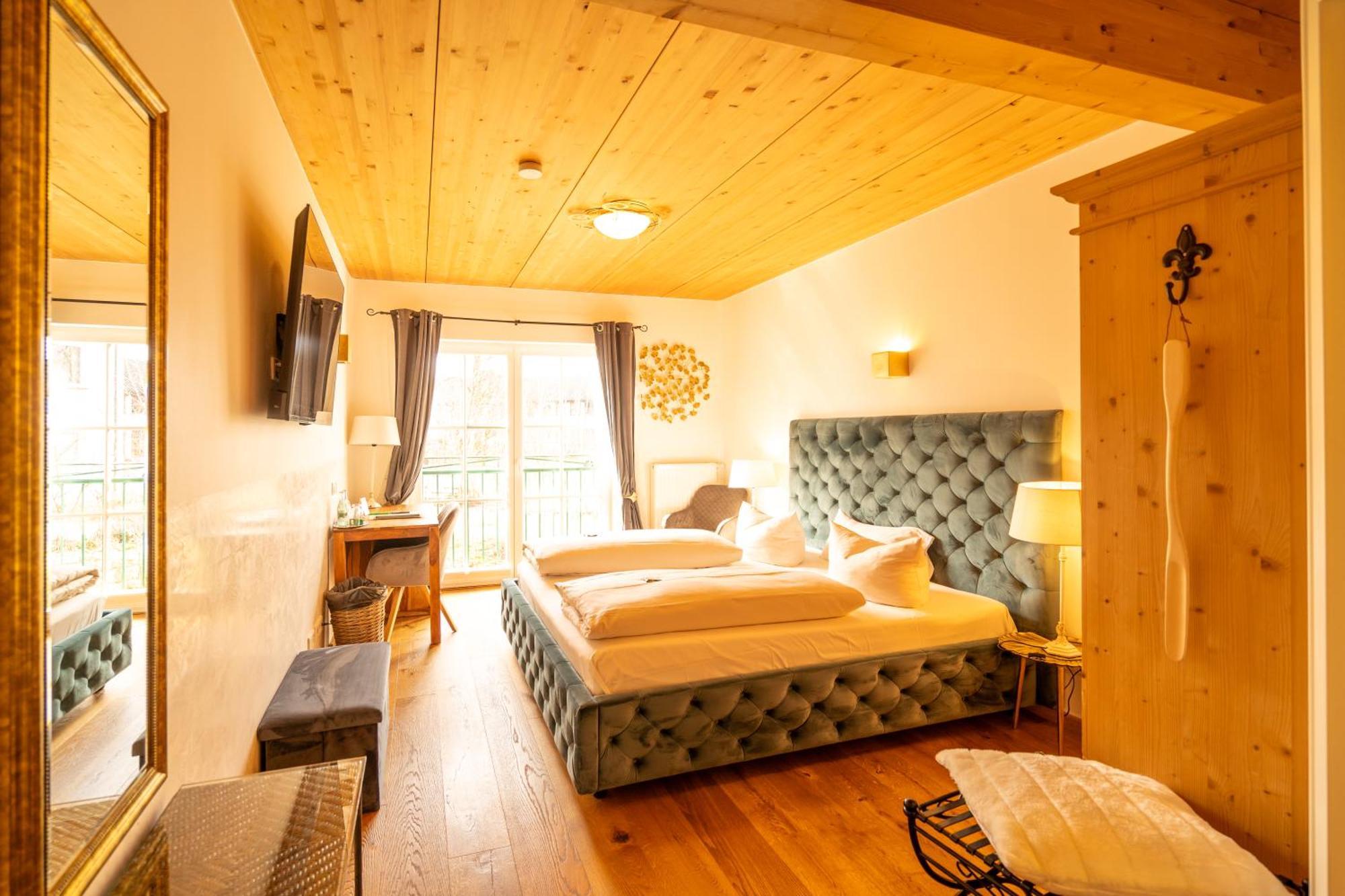 Landhaus Hotel Вольфратсгаузен Екстер'єр фото