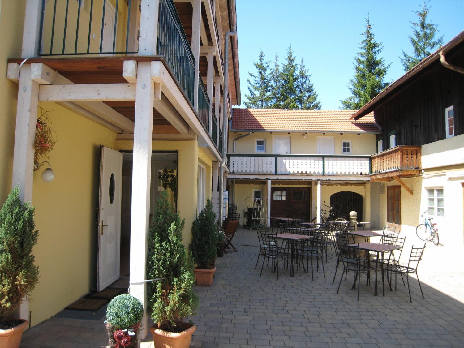 Landhaus Hotel Вольфратсгаузен Екстер'єр фото