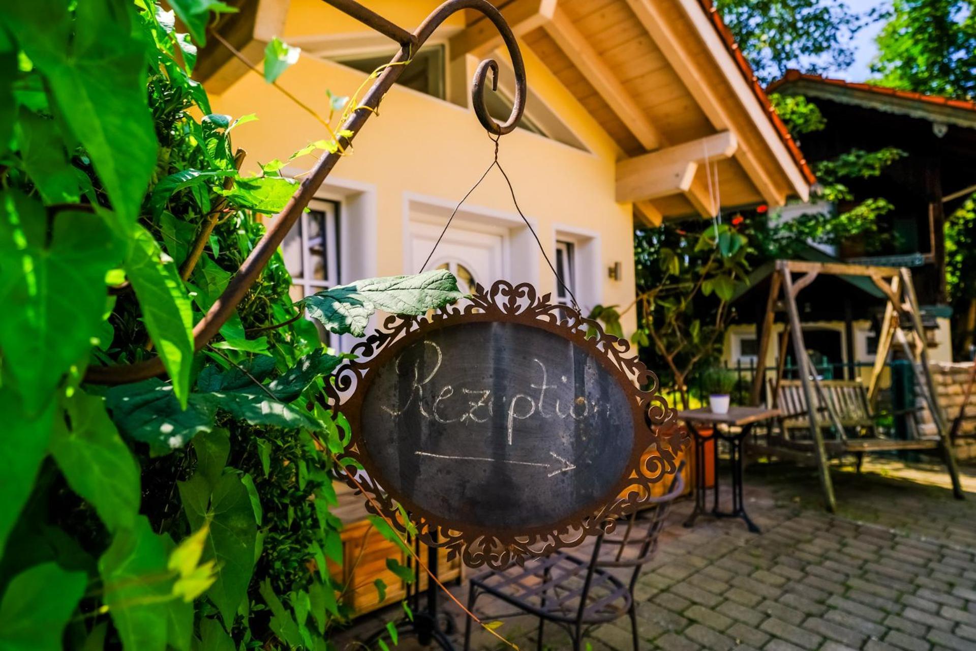 Landhaus Hotel Вольфратсгаузен Екстер'єр фото