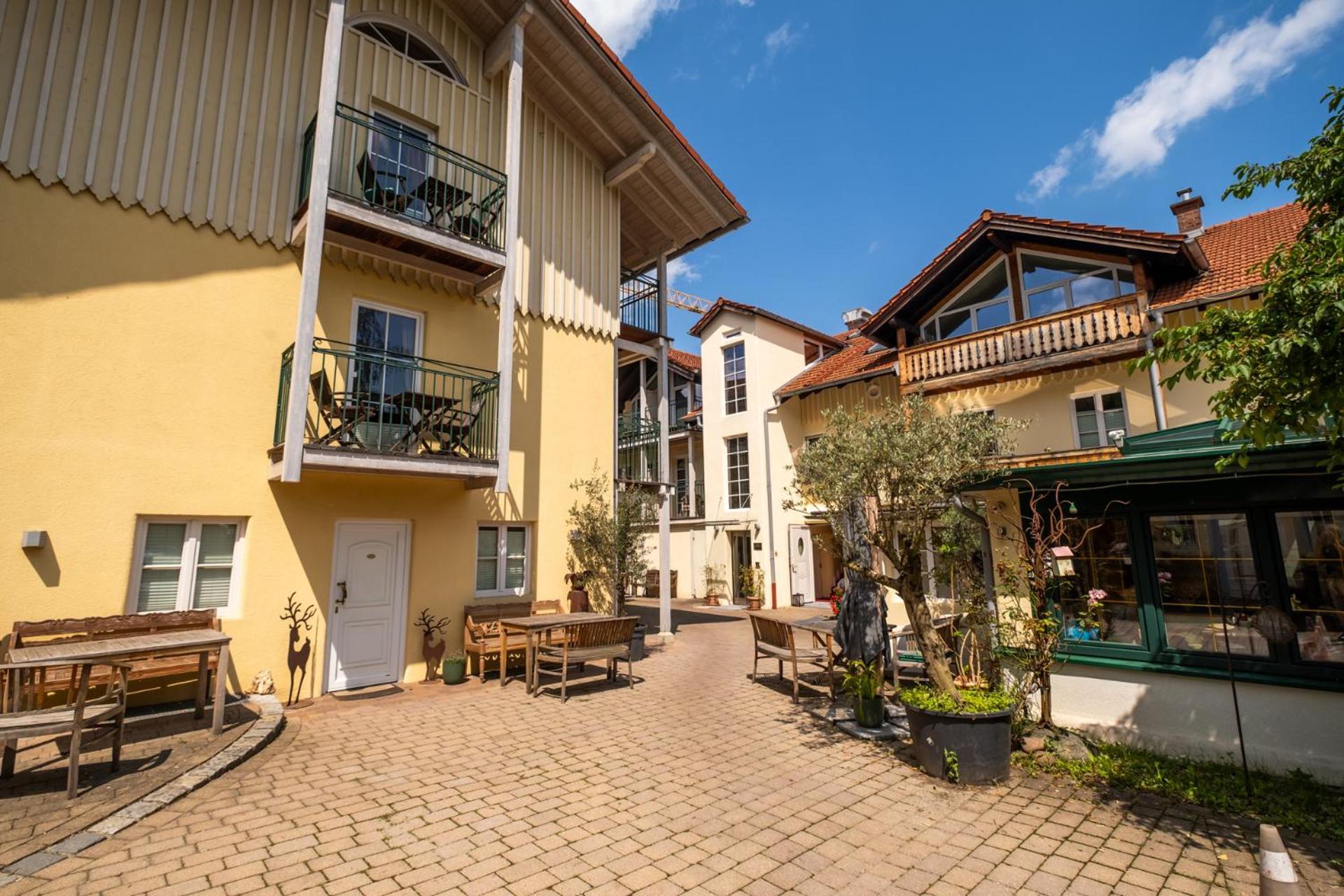 Landhaus Hotel Вольфратсгаузен Екстер'єр фото