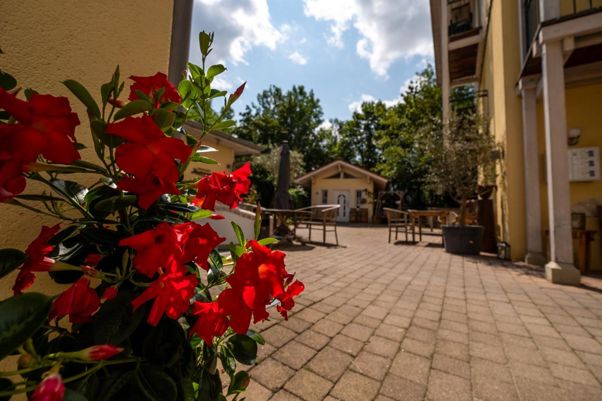 Landhaus Hotel Вольфратсгаузен Екстер'єр фото
